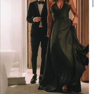 NWT Amur Rich Green Pleated Formal Gown